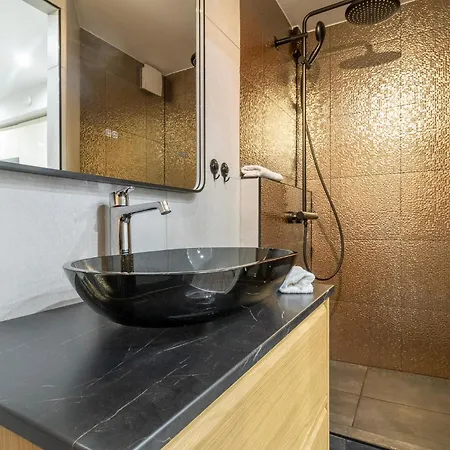 Tb Downtown * בודפשט